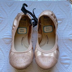New never worn Time and Tru ballerina memory foam flats 6.5 wide width.